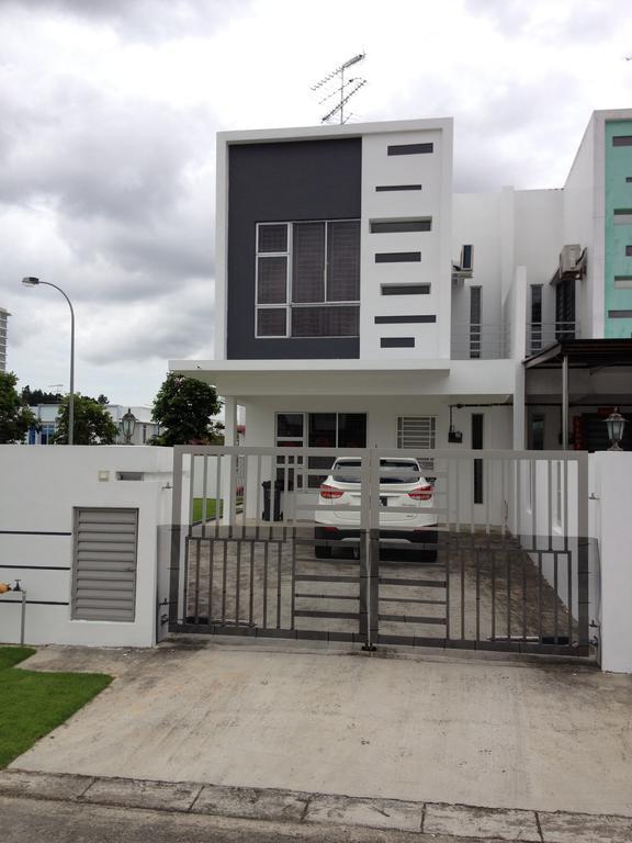 Comfort Holiday Home @ Bukit Indah Johor Bahru Kültér fotó